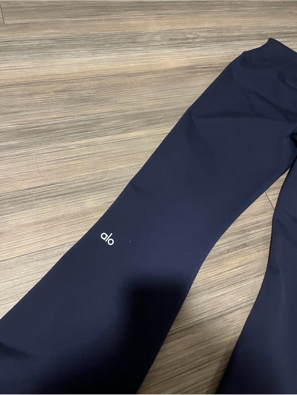 ALO Yoga- Leggings - Picture 4 of 5